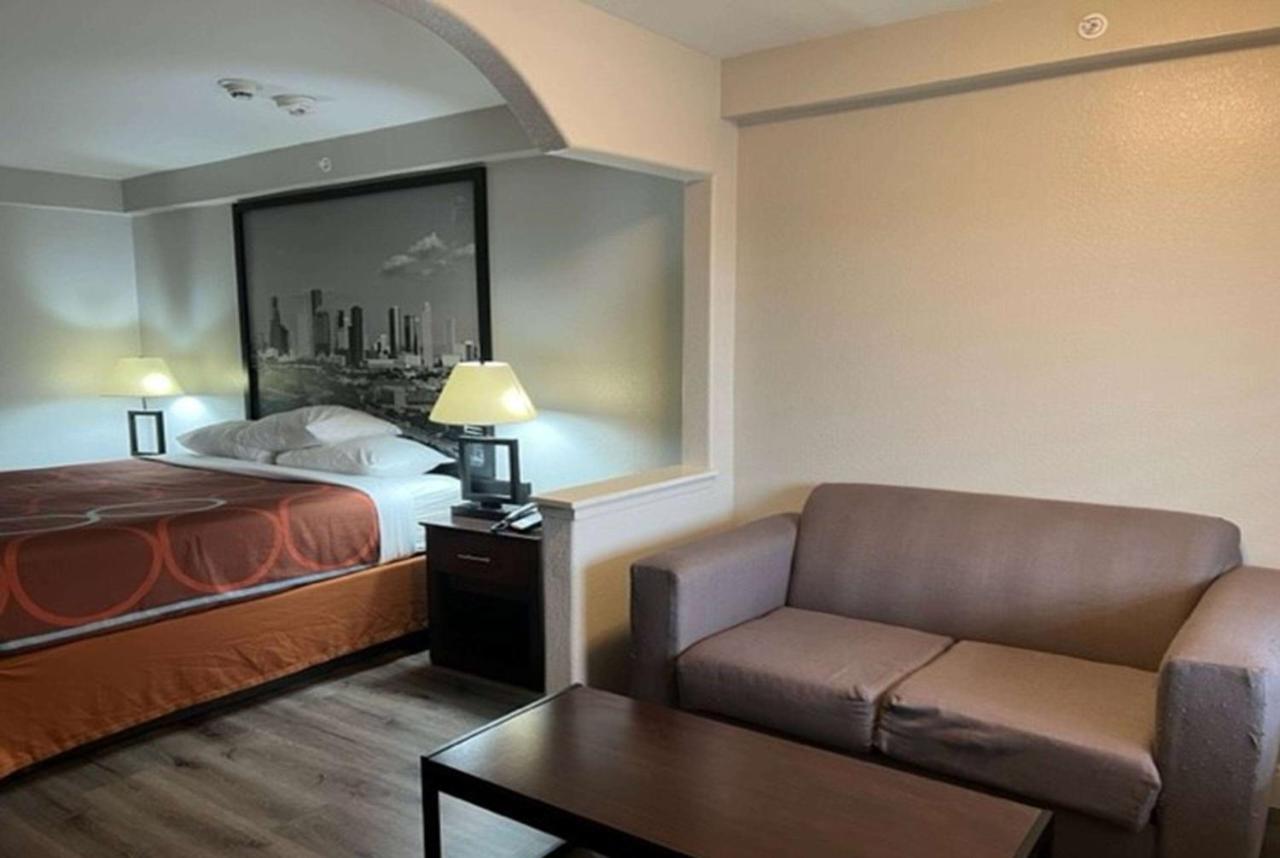 Super 8 By Wyndham Mont Belvieu - Baytown East Hotel Екстериор снимка