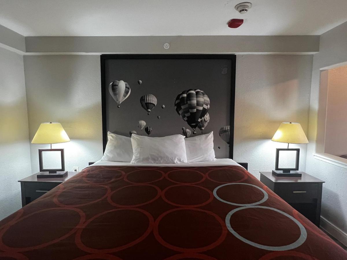 Super 8 By Wyndham Mont Belvieu - Baytown East Hotel Екстериор снимка