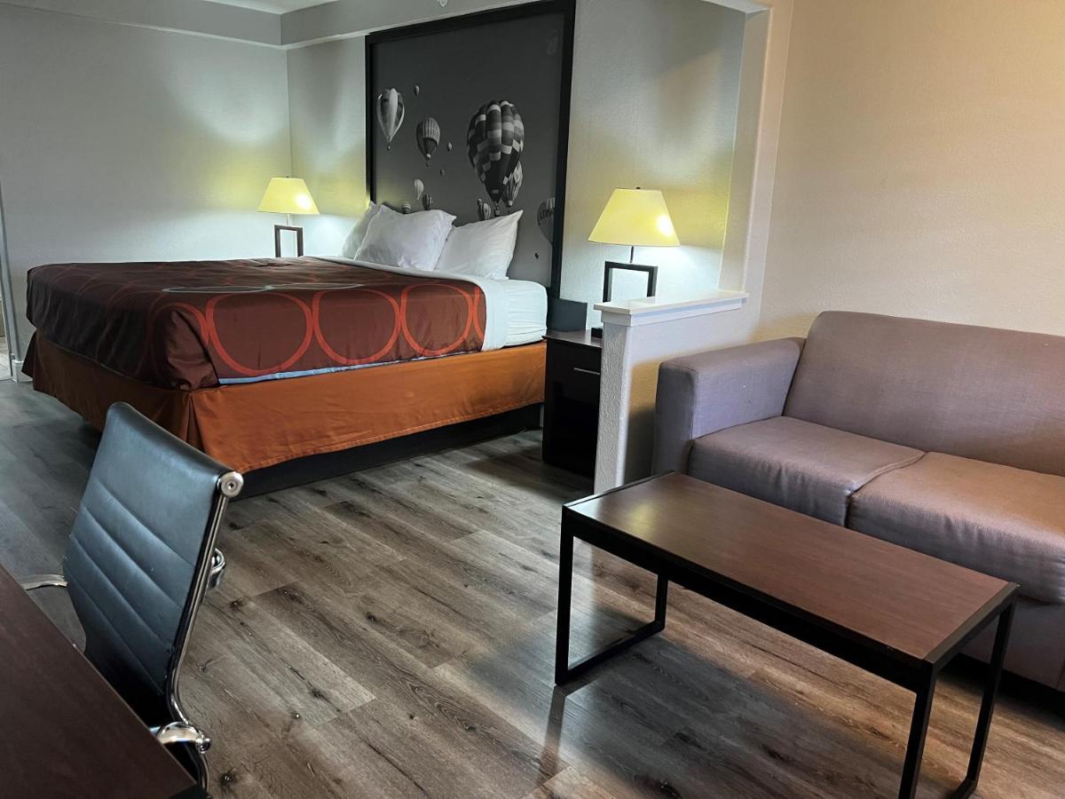 Super 8 By Wyndham Mont Belvieu - Baytown East Hotel Екстериор снимка