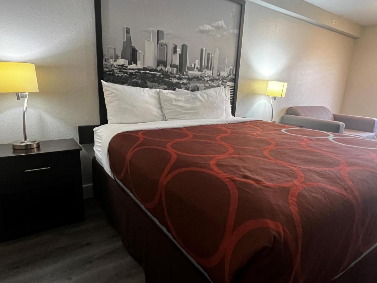 Super 8 By Wyndham Mont Belvieu - Baytown East Hotel Екстериор снимка